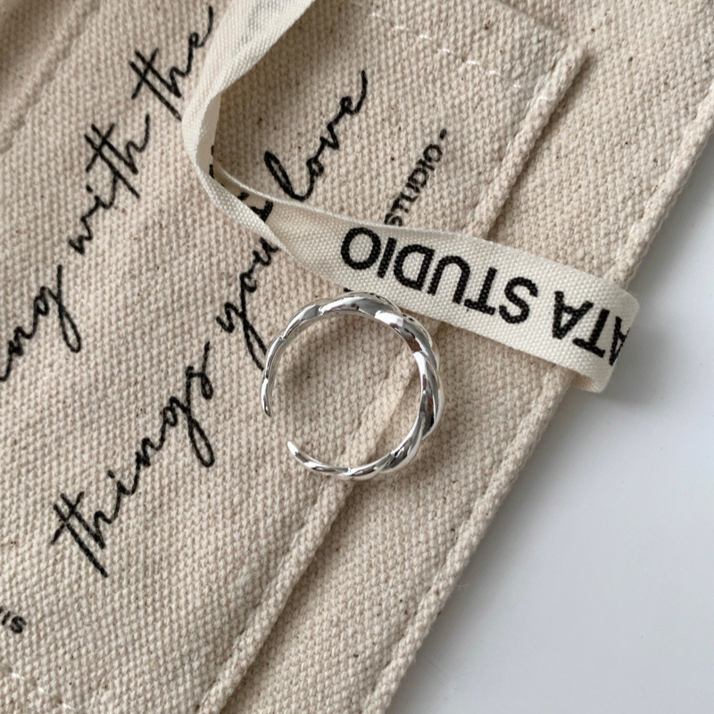 Bague Anneau Irregulier Femme — Élégance et originalité - image 1