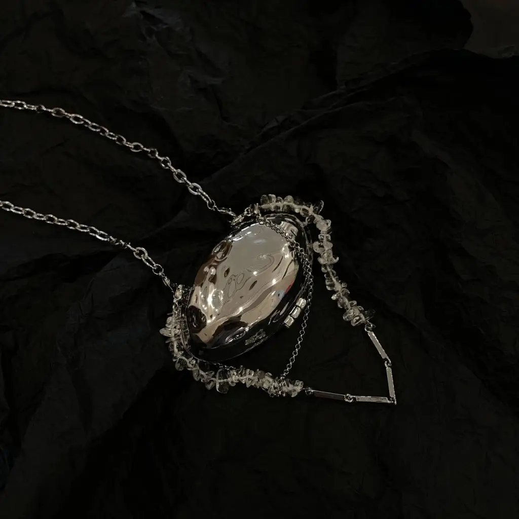 Shell Bag With Silver Metal Accessories - Silver