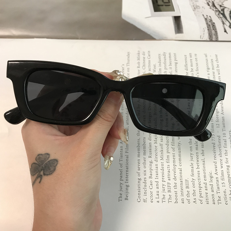 Title 1, Square Sunglasses Men And Women With The Same S...