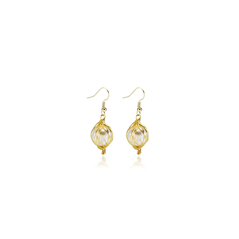 Female Hand-plated Winding Pearl Earrings