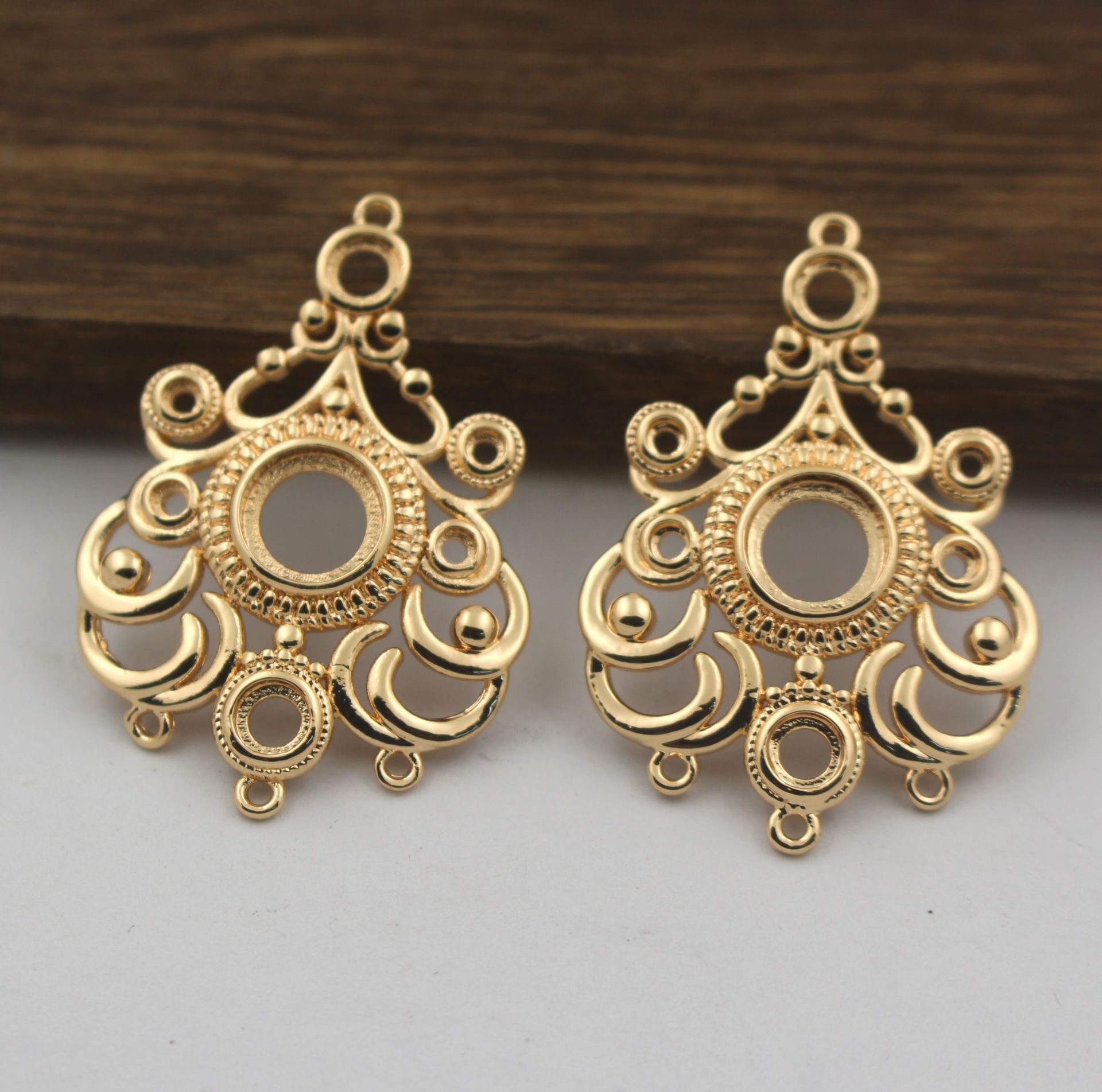 Cast Copper Color Retaining Gold Hollow Pendant Kc Gold - Shop at LoveMi