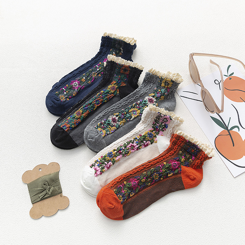 Women's New Lace Cotton Retro Small Floral Boat Socks