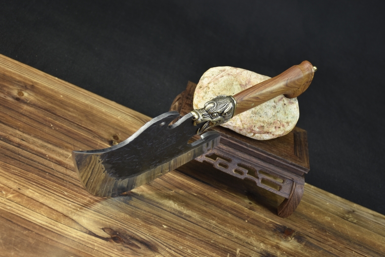 قاطع عظم برأس نمر