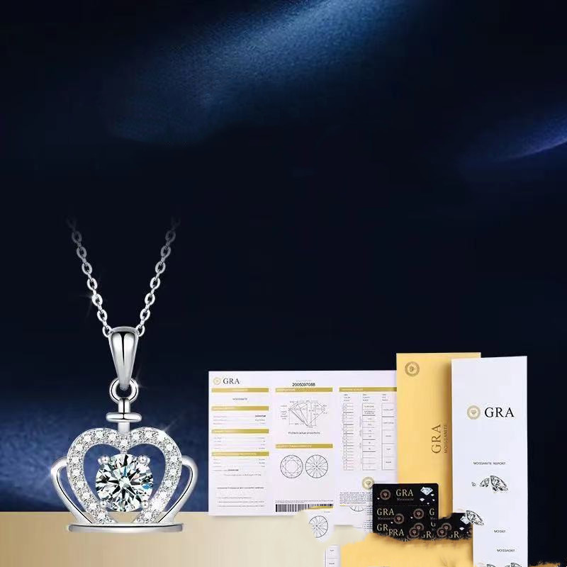 18K Gold Pendant Fashion Simple Crown Diamond Necklace