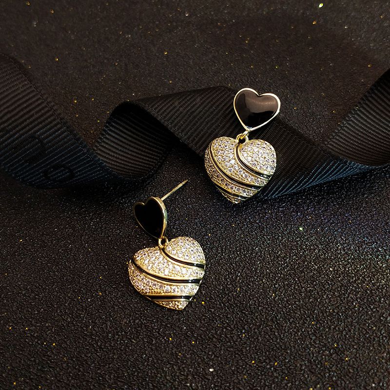 Retro Luxury Niche Fashion Earrings, 2026 New Double-Layer Heart Design Elegant Ear Jewelry