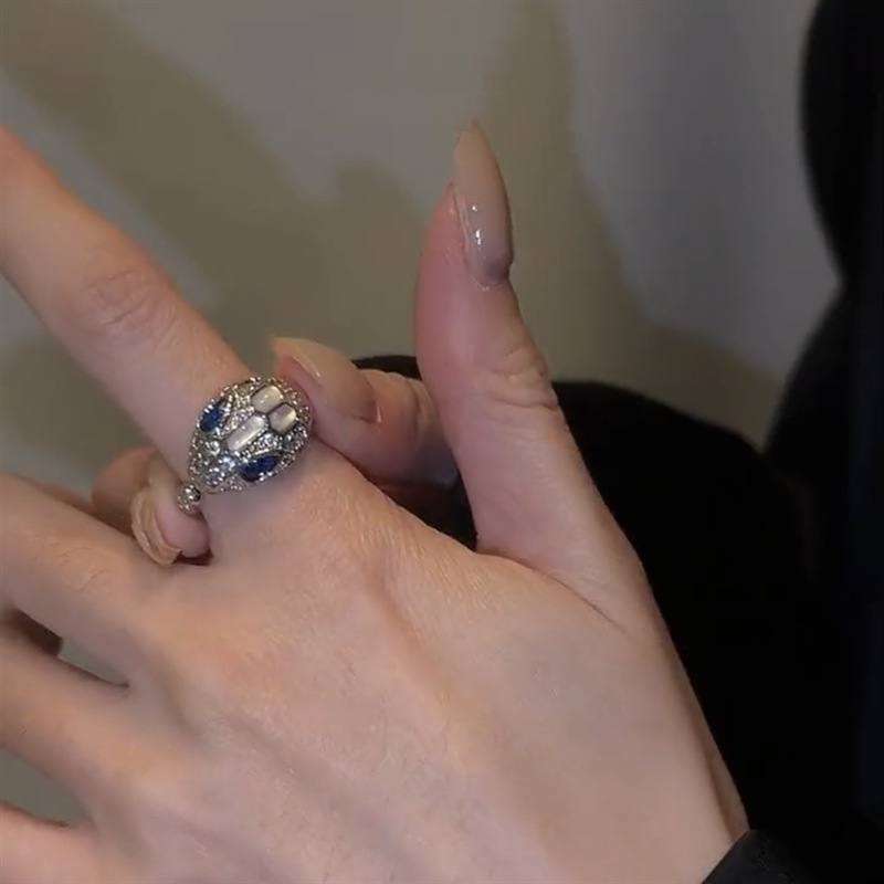 Snake-shaped Sweet Cool Ring Light Luxury