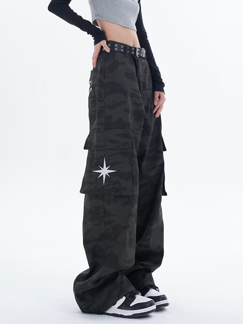 Title 4, Tooling Camouflage Slacks Damenhose mit geradem...