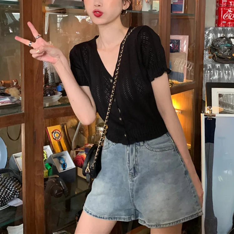 Retro Beige V-neck All-match Cropped Top Hollow Thin Knit T-shirt - Black