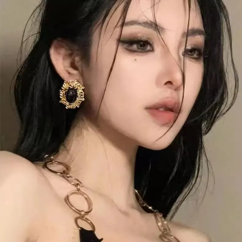 New Vintage Oval Metal Studs, Elegant High-end Women Earrings