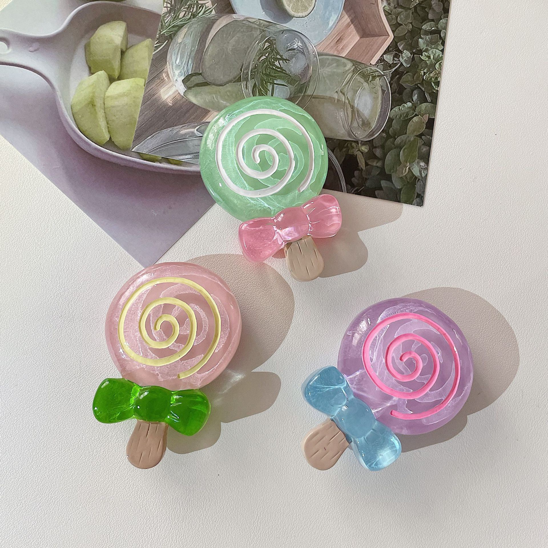 Creative Cute Lollipop Mobile Phone Folding Telescopic Desktop Stand - Image 3
