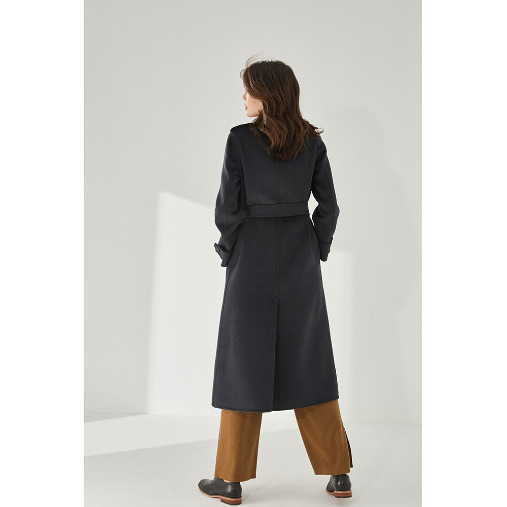 Soft And Smooth Bamboo Fiber Commuter Windbreaker