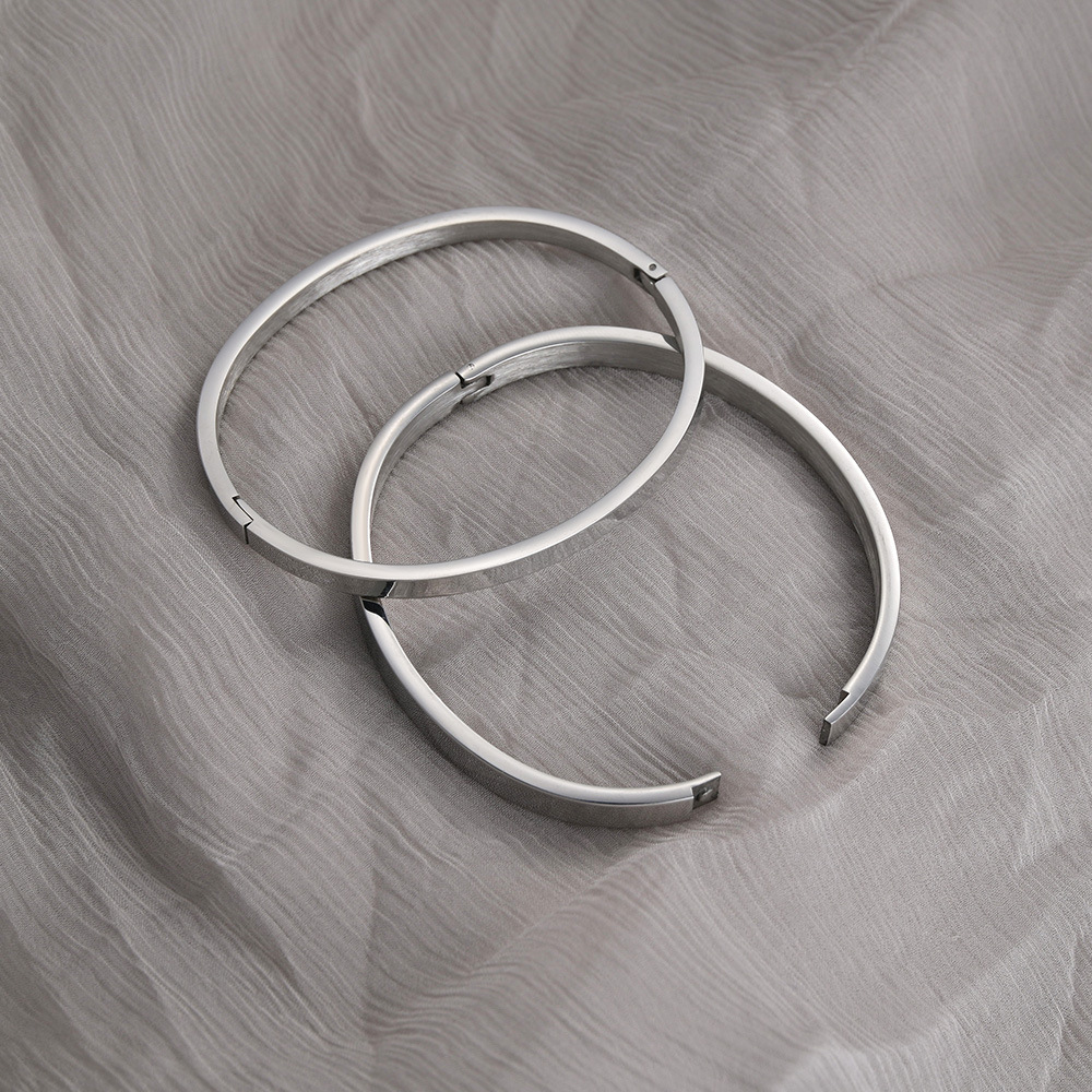 Simple Smooth Buckle Bracelet Cool Wind 4mm6mm Wide