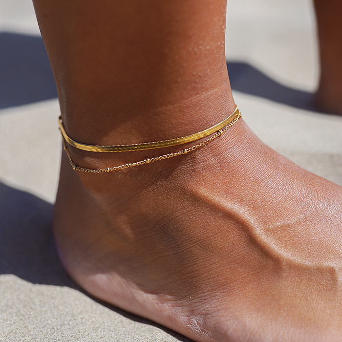 Double layer blade chain foot