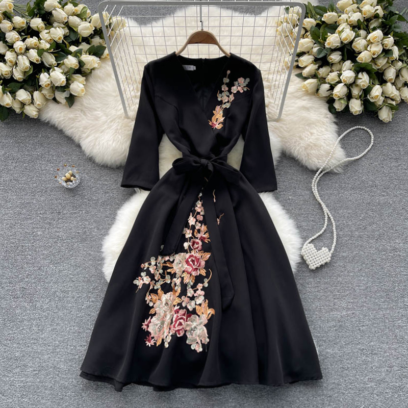 New Temperament V-neck Tie Long-sleeved Niche Embroidered Flower Dress — image 1