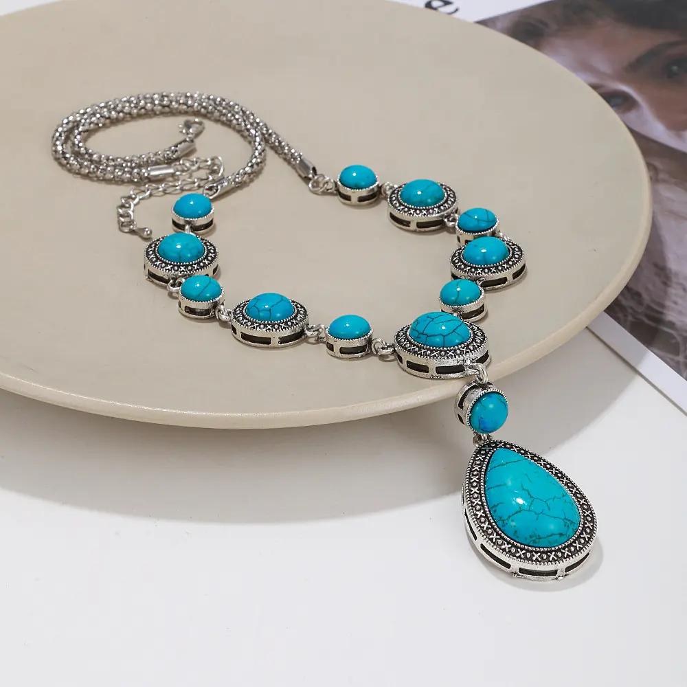 Fashion Retro Green Pine Necklace for Women