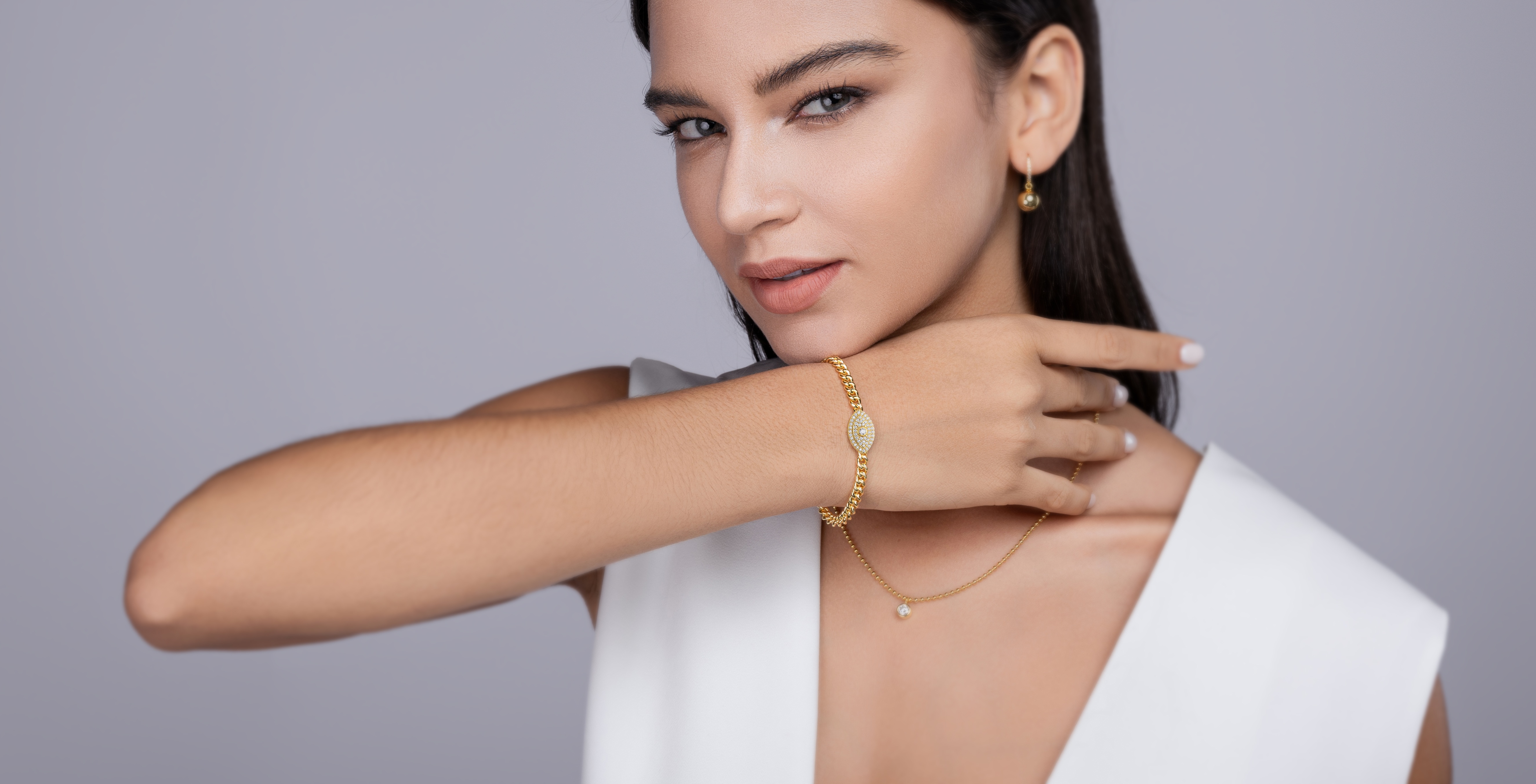 Set With Top-quality Moissanite, This Luxurious And Fashionable Light Luxury Trend Jewelry Silver Bracelet Is S925 Silver-plated With Gold