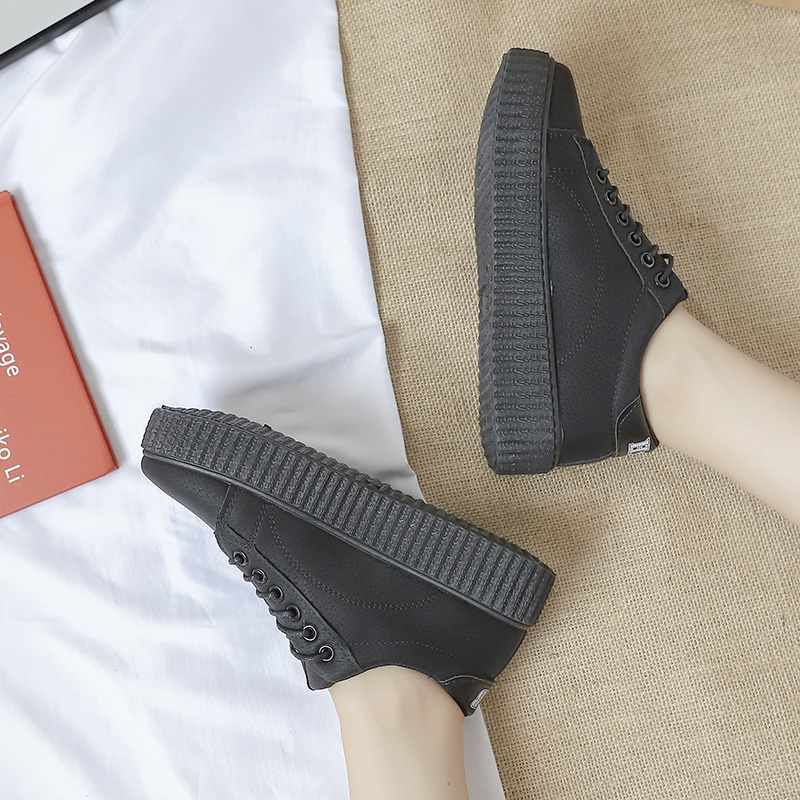 أحذية نسائية رياضية للطلاب بنعل سميك