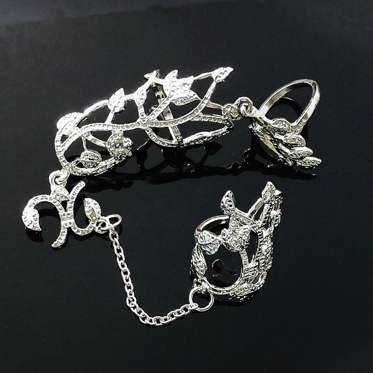 One-piece Personality Ring Rose Flower Rhinestone Inlaid Diamond Hollow One-piece Bracelet