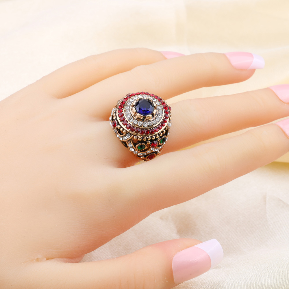 Exaggerated Gold Plated Drip Oil Set Diamond Openwork Dunhuang Ring