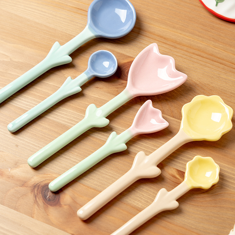 Title 8, Ins Three Dimensional Tulip Shaped Ceramic Spoon