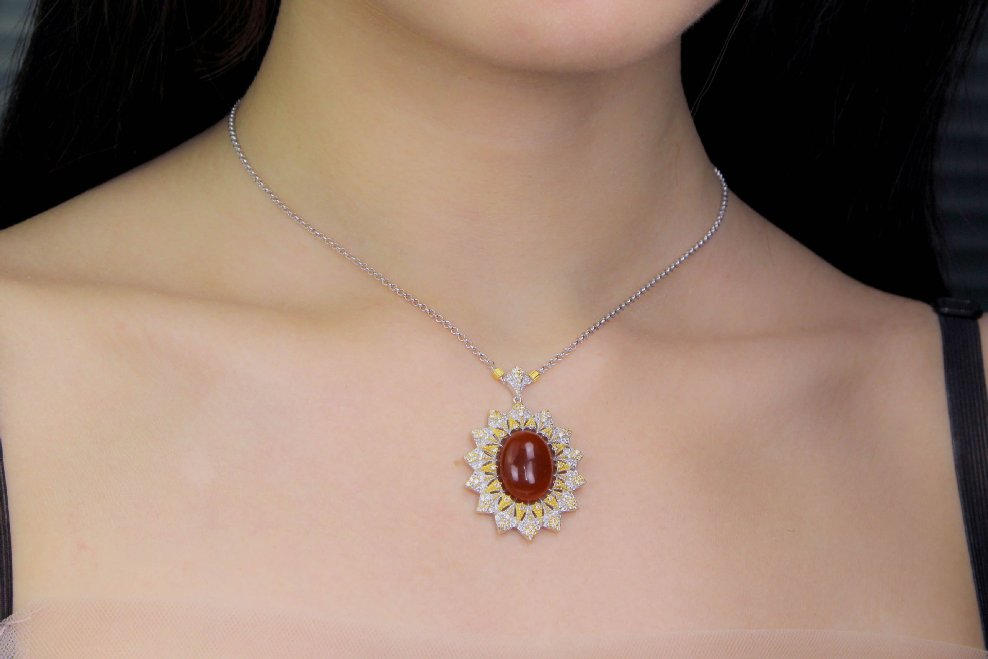 Fashion Personality Italian Craft Brushed Sunflower Pendant