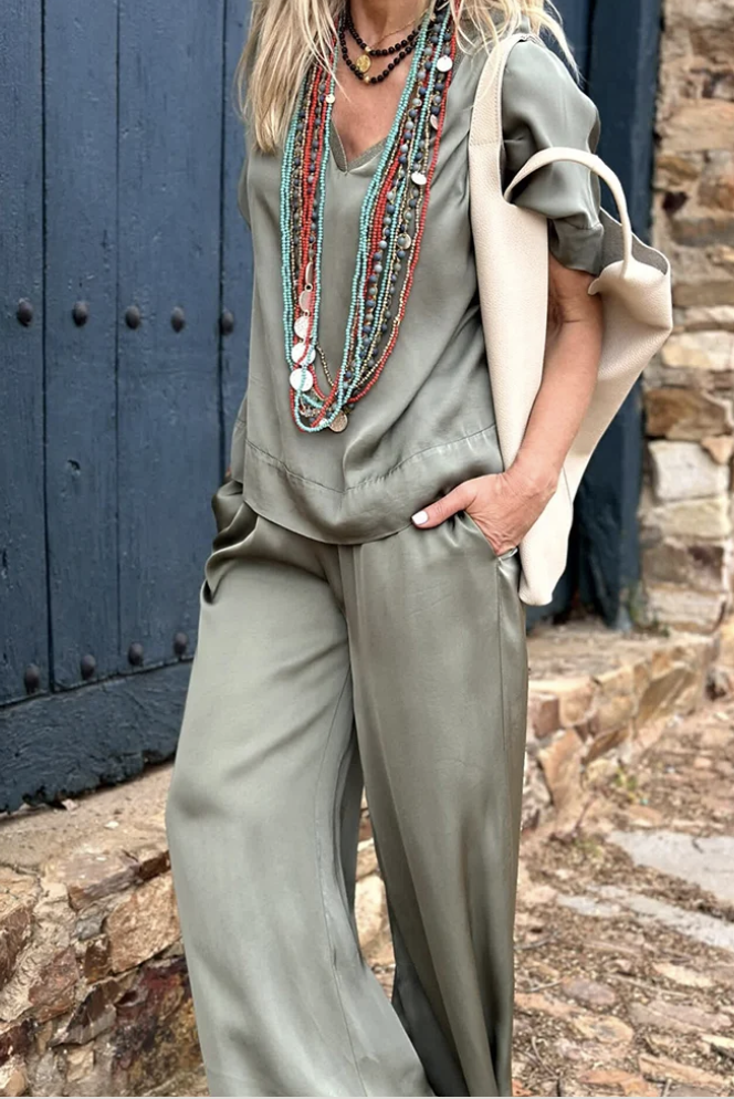 Fashionable And Casual V-neck Short Sleeved Wide Leg Pants Set