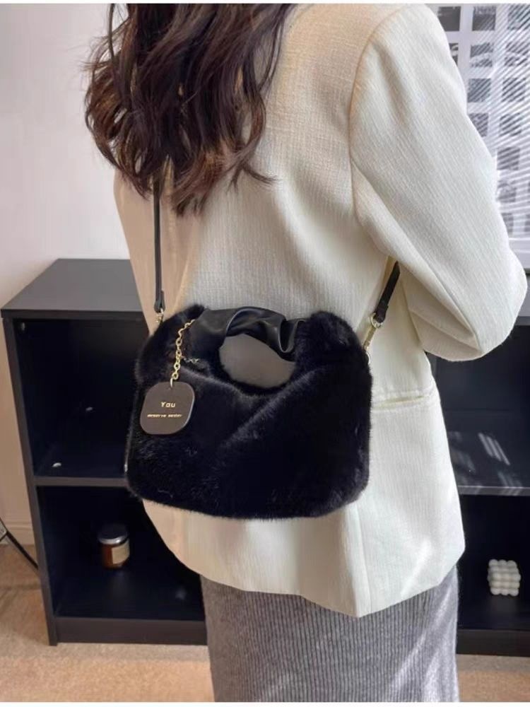 Advanced Plush Handbag 2025 New Fashionable And Versatile Single Shoulder Crossbody Bag - Black Series