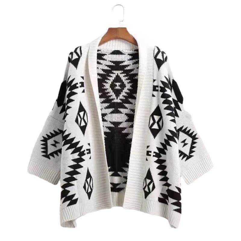 Loose Bat Sleeves With Geometric Diamond Pattern