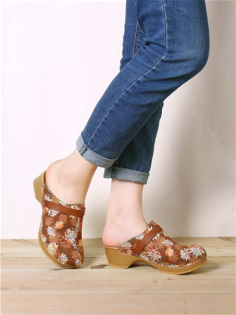 Wedge Sandals with Maple Leaf Print, picture 2 of 3