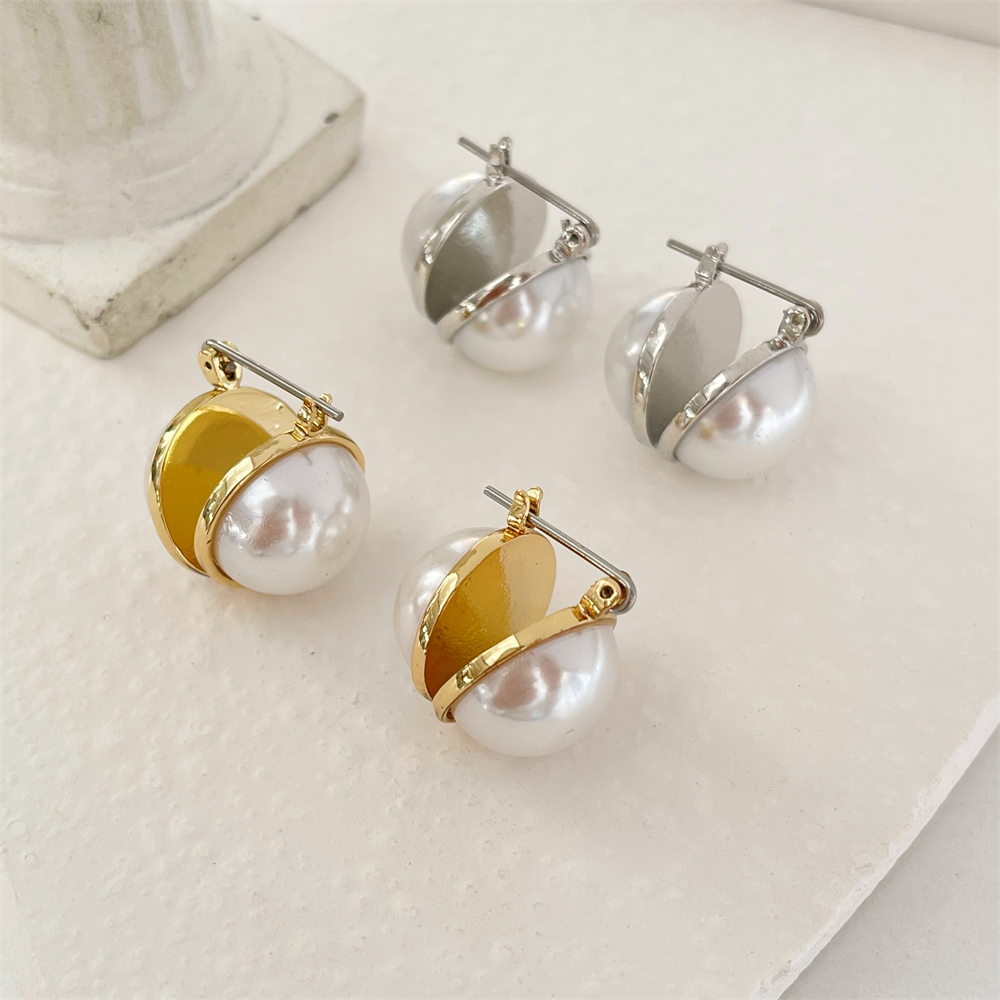 Niche Ins Retro Pearl Earrings Commuter All-match