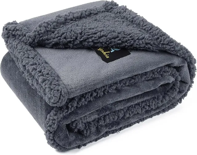Pet Lamb Wool Warm Blanket Navy Blue - Shop at LoveMi