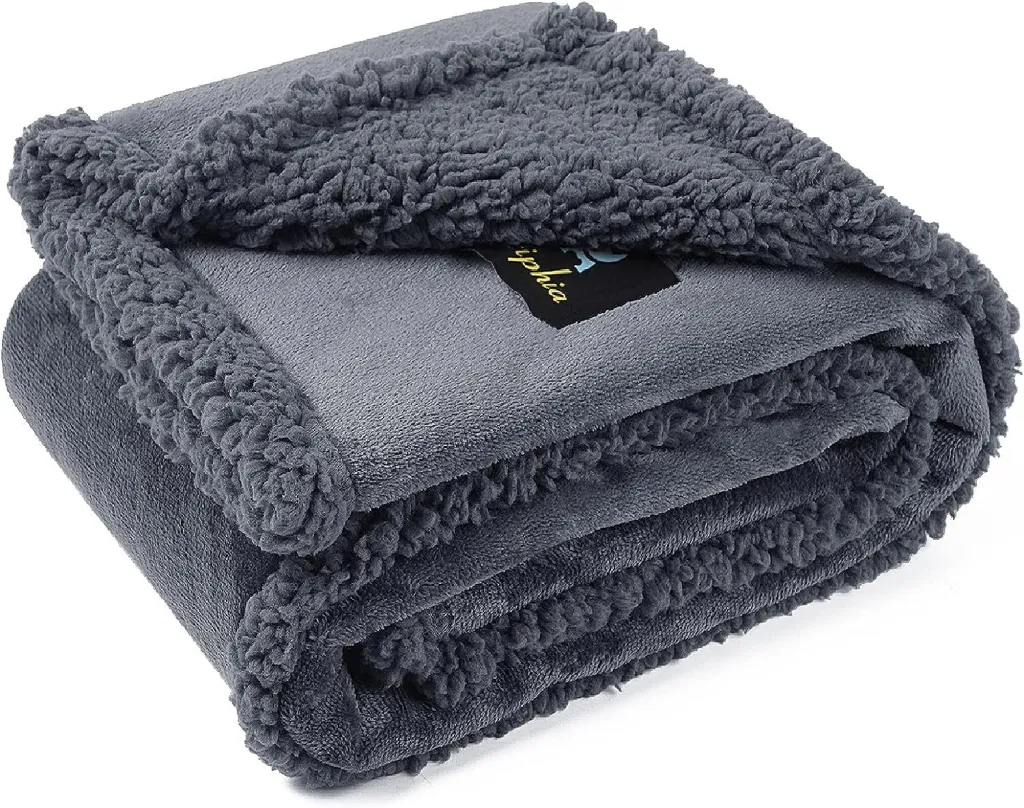 Pet Lamb Wool Warm Blanket - Navy Blue