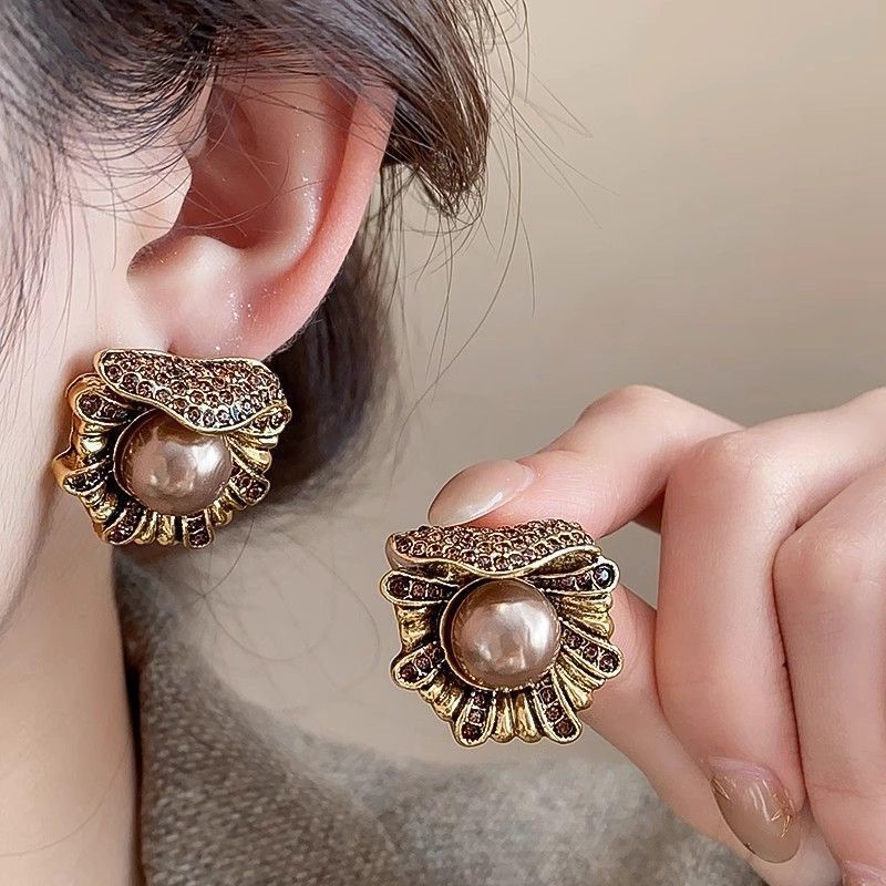 Vintage Pearl Stud Earrings, Retro Distressed Jewelry With Niche & Unique Style