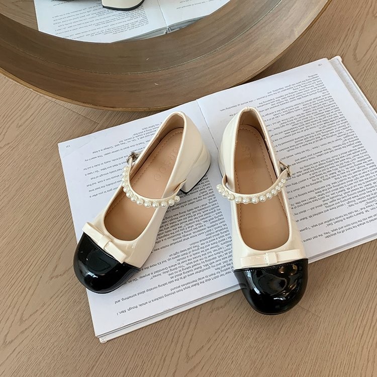 Pearl Strap Mary Jane Pumps, picture 4 of 5