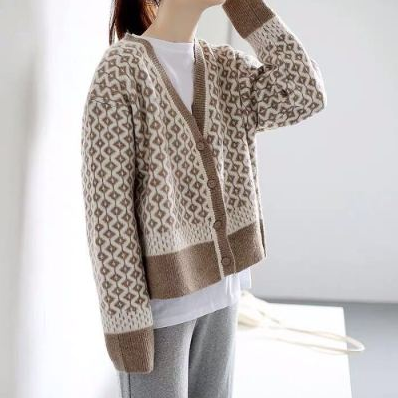  Fall New Diamond Plaid Retro Knitted Cardigan Sweater