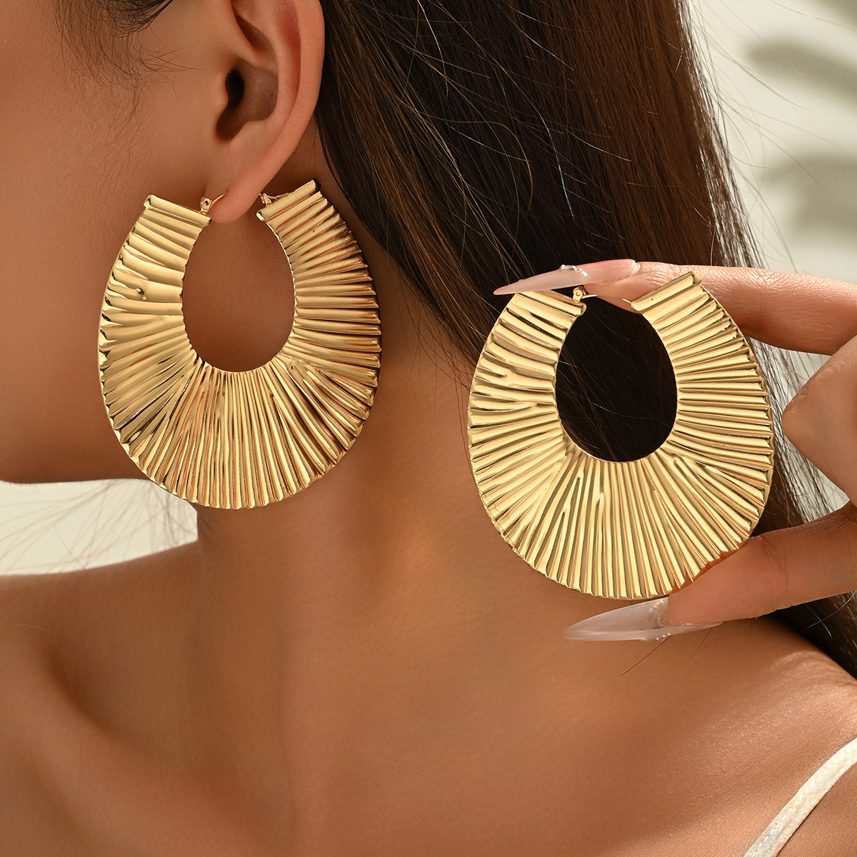 Cross-Border European Vintage Earrings For Women, Unique Exaggerated U-Shaped Stud Earrings, Light Luxury Elegant Versatile Niche Ear Jewelry