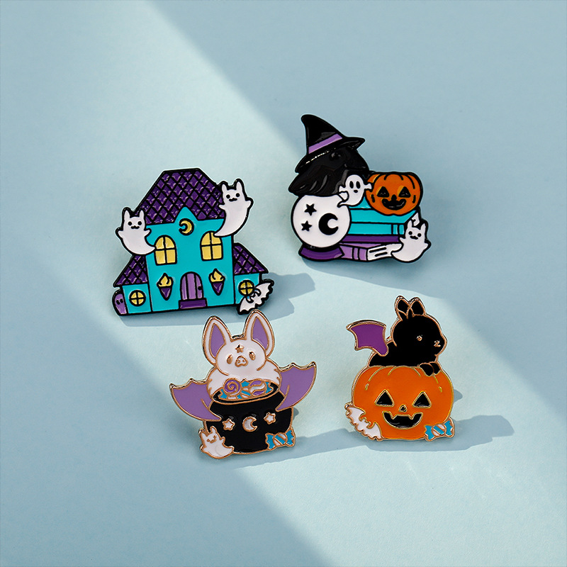 Title 10, Party Haunted House Bat Pumpkin Brooch Decorati...