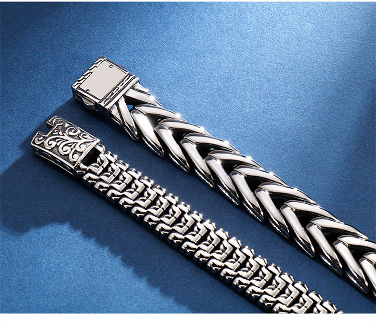Stainless Steel Jewelry Personality Domineering Flower-shaped Buckle Titanium Trend