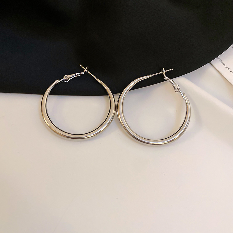 Fashion Silver Circle Stud Earrings Minimalist High Grade Cold Style Lady Earring