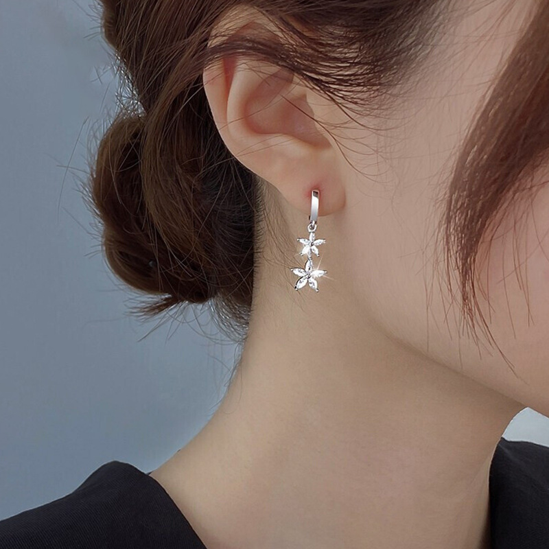 Title 5, Womens Fashion Simple Silver Flower Earrings. ...