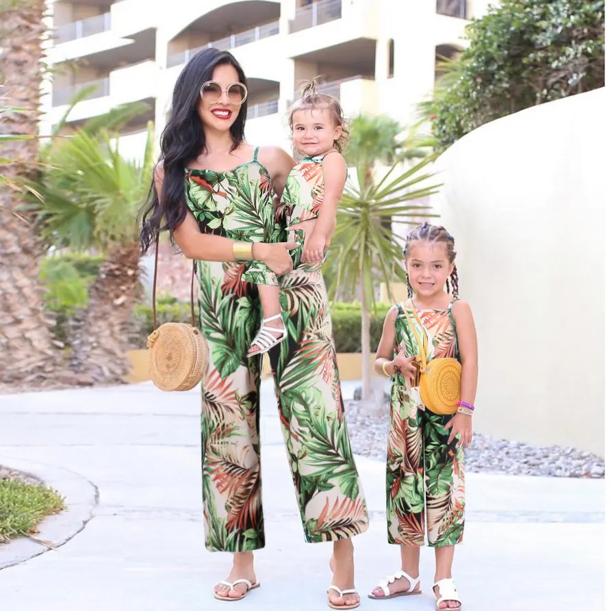 Mother and Daughter Green Sling Family Parent-Child Suit