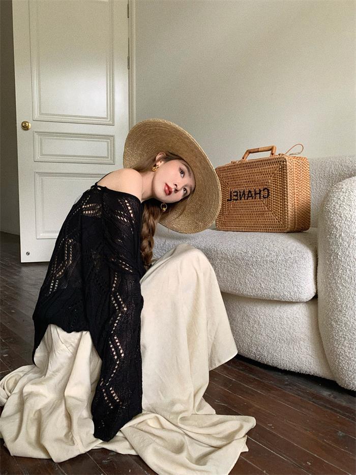 Ladies Loose Cutout Backless Knit Top