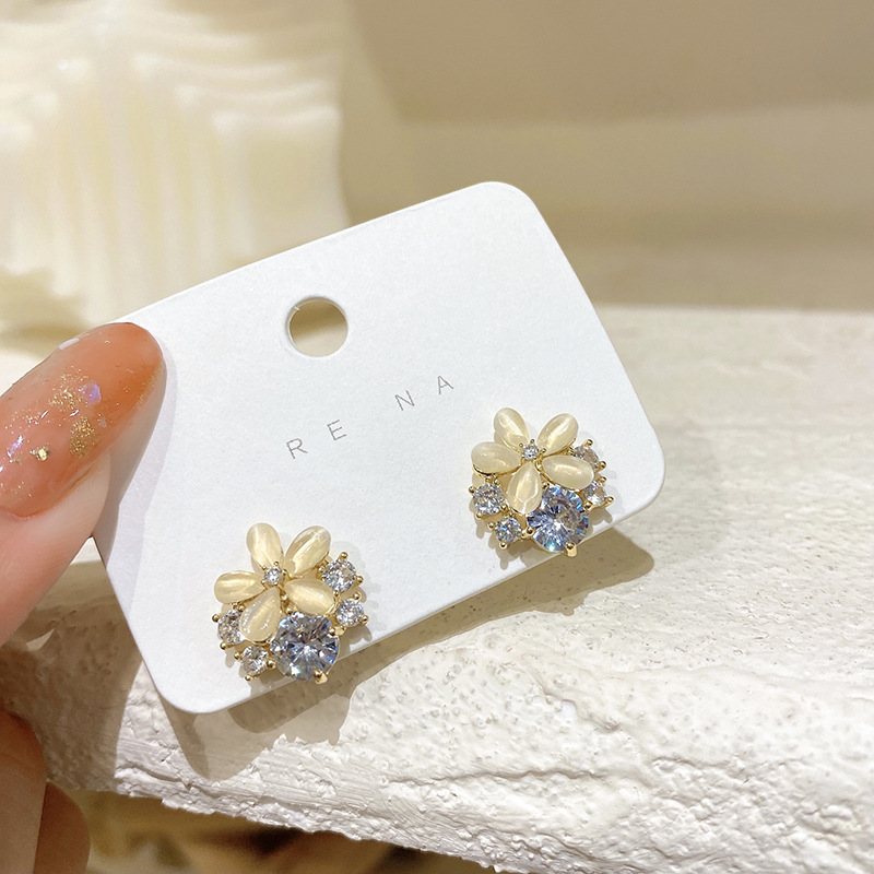 Opal Niche Design Simple Zircon Earrings