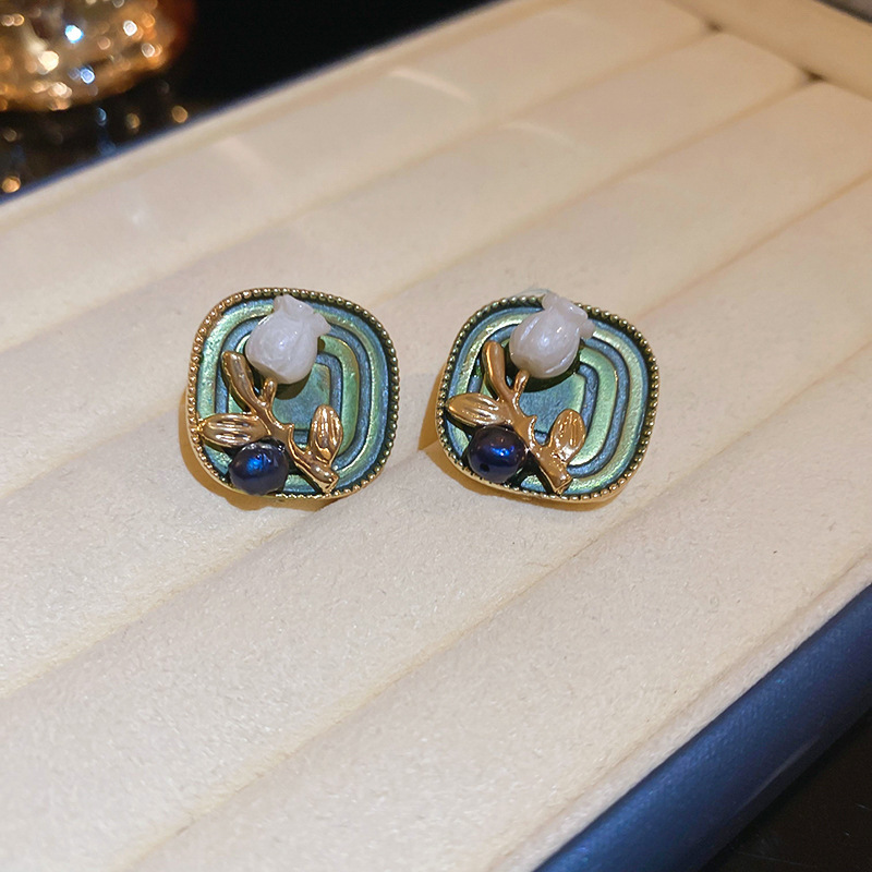 Ins Popular French Forest Pearl Floral Earrings Luxury Vintage Women Jewelry