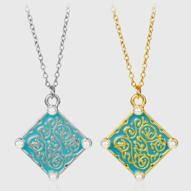 New Pearl Inlaid Square Pendant Necklace Clavicle Chain