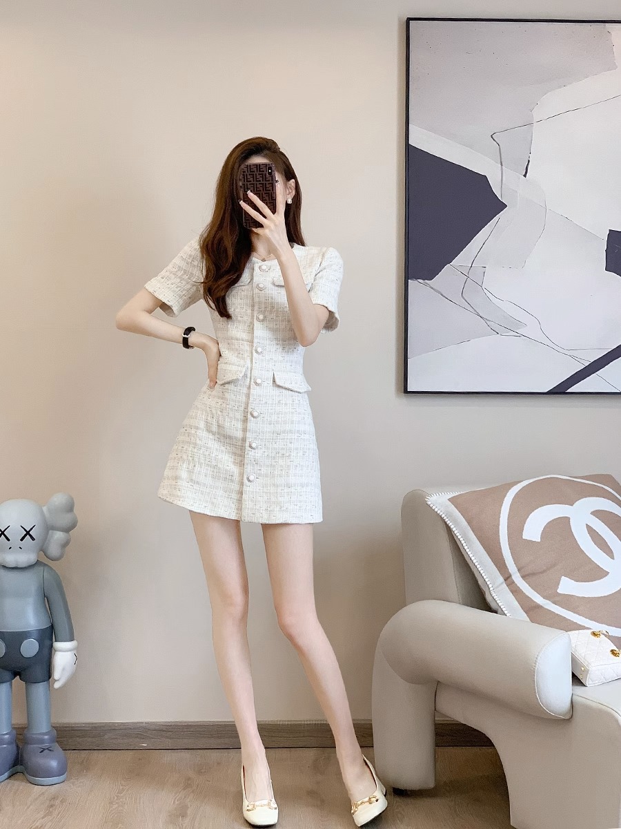 Short-Sleeve Short Day Dress