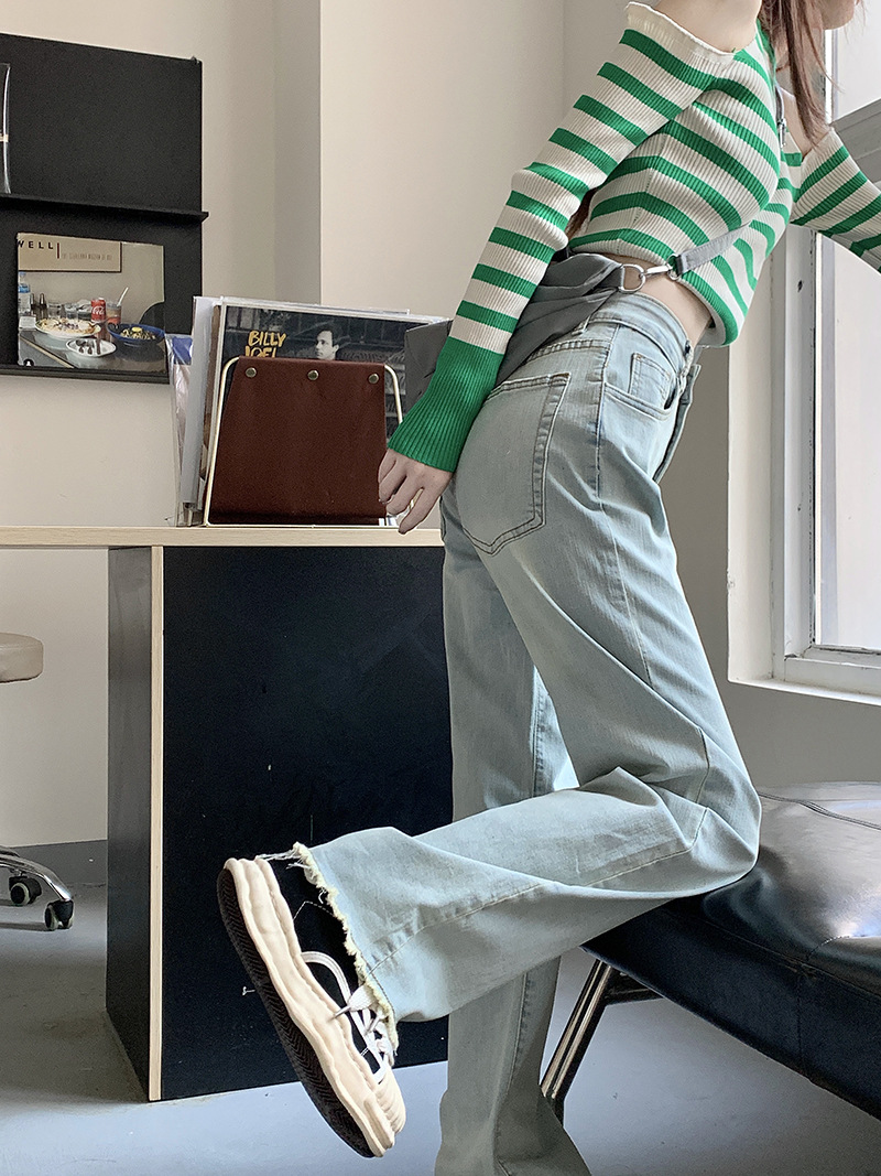 Light-colored Straight Pants With Slim Waist