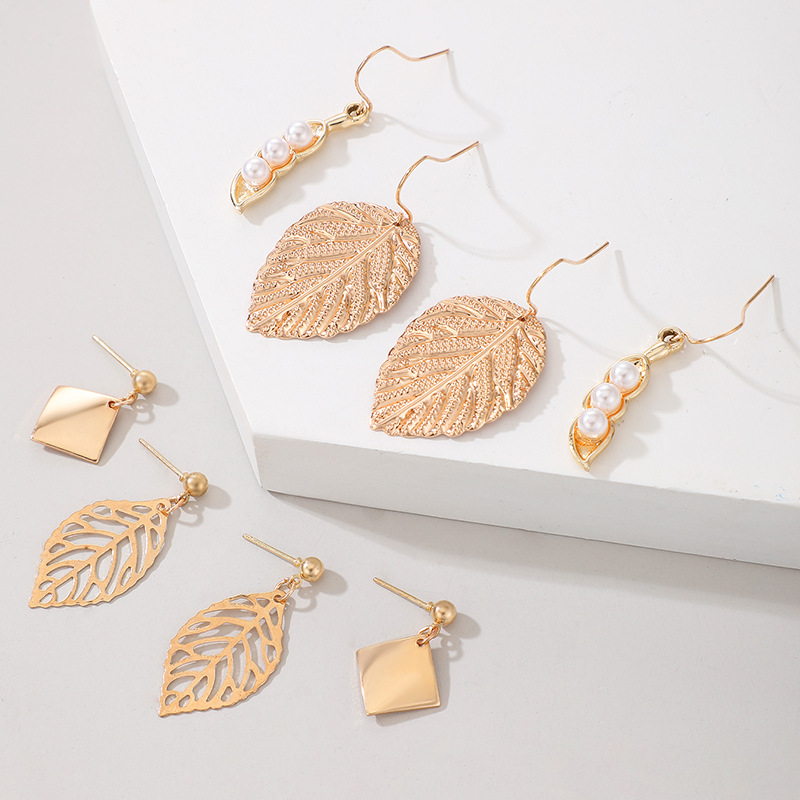 Textured vintage golden leaf earring set