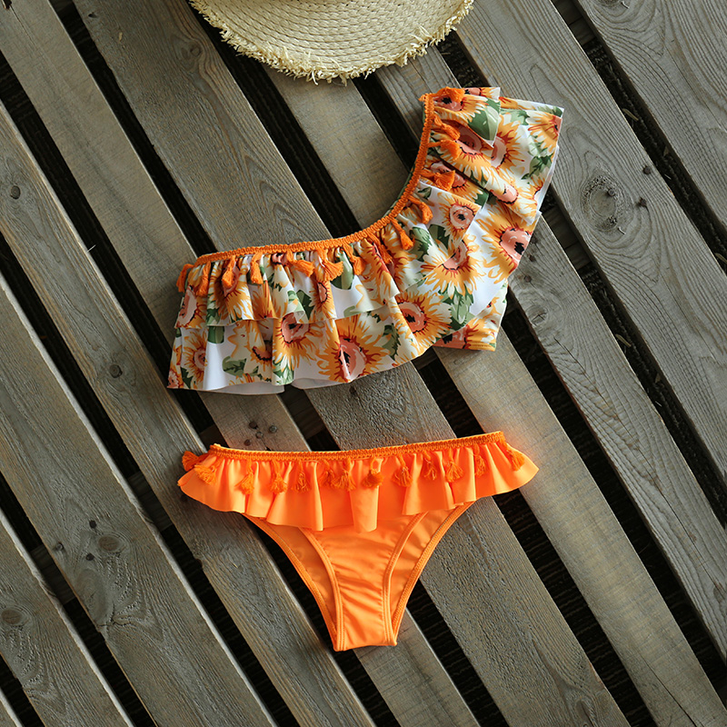 Title 4, Ruffle bikini