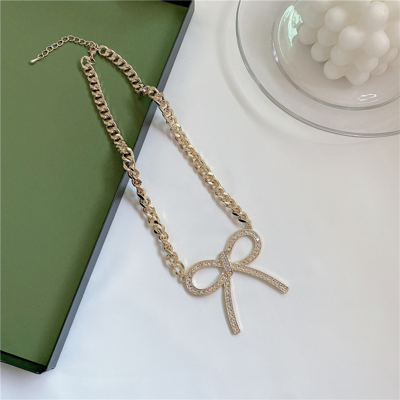 Exaggerated Net Red BowDiamond Thick Chain Necklace